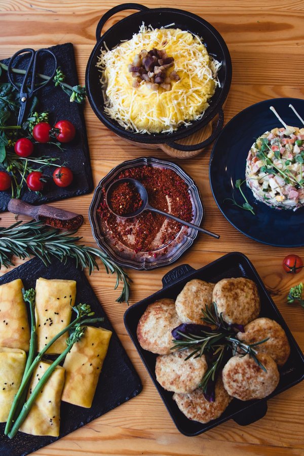 Quelles sont les étapes pour se spécialiser en restauration de pianos anciens ?