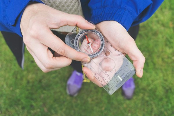 Comment explorer les représentations de la guerre froide dans les films d'espionnage ?