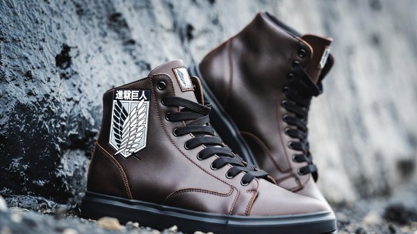 Les chaussures incontournables pour les fans d'Attaque des Titans